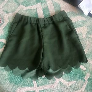NWOT High Waisted Forest Green Scallop Shorts, XS